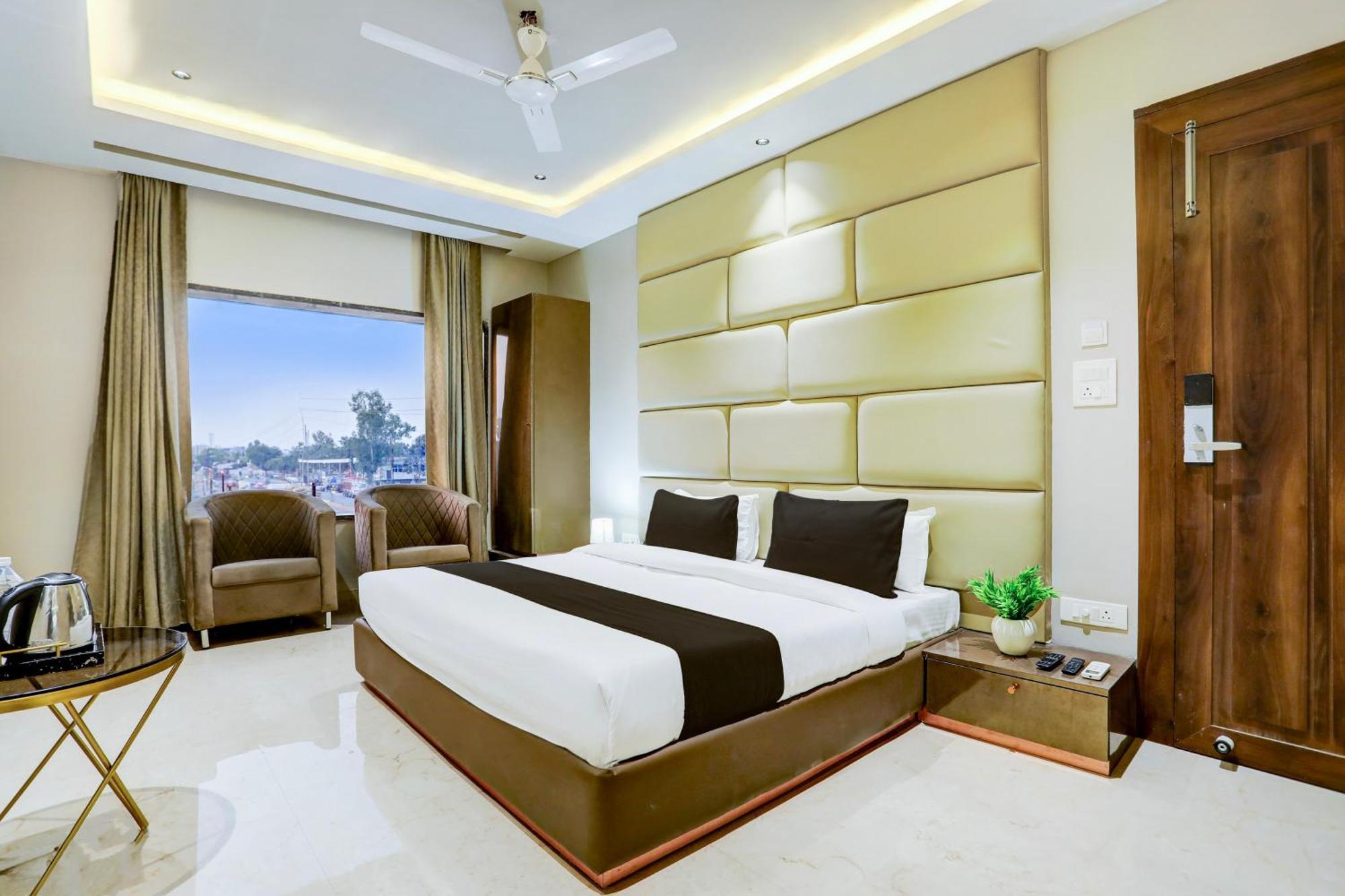 Super Collection O Belgacihia Near Kolkata Railway Station Hotel Gwalior Exterior photo