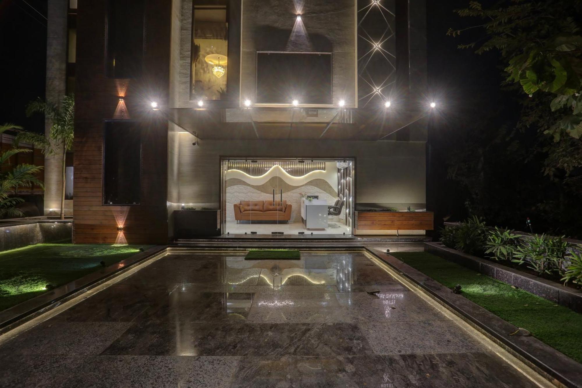 Super Collection O Belgacihia Near Kolkata Railway Station Hotel Gwalior Exterior photo